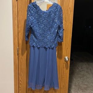 ✨ NEW w/o tags✨Alex Evenings tea length sequin lace mock dress size 12